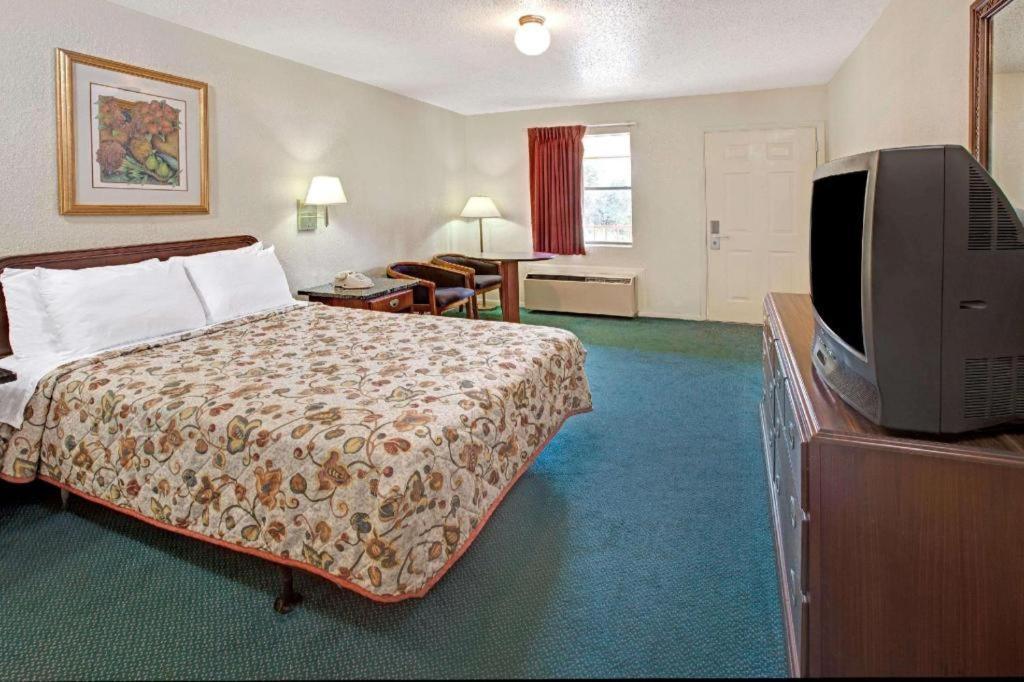 Knights Inn South Houston Tx Luaran gambar