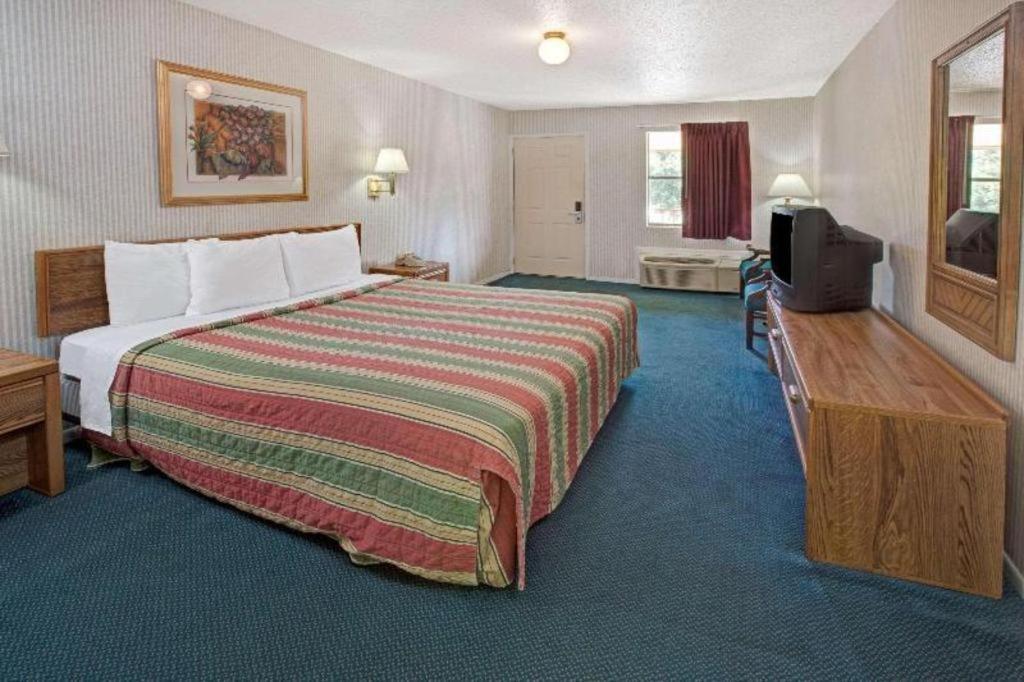 Knights Inn South Houston Tx Luaran gambar
